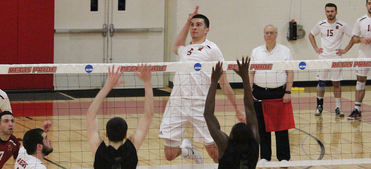 Men's Volleyball Swept by Endicott