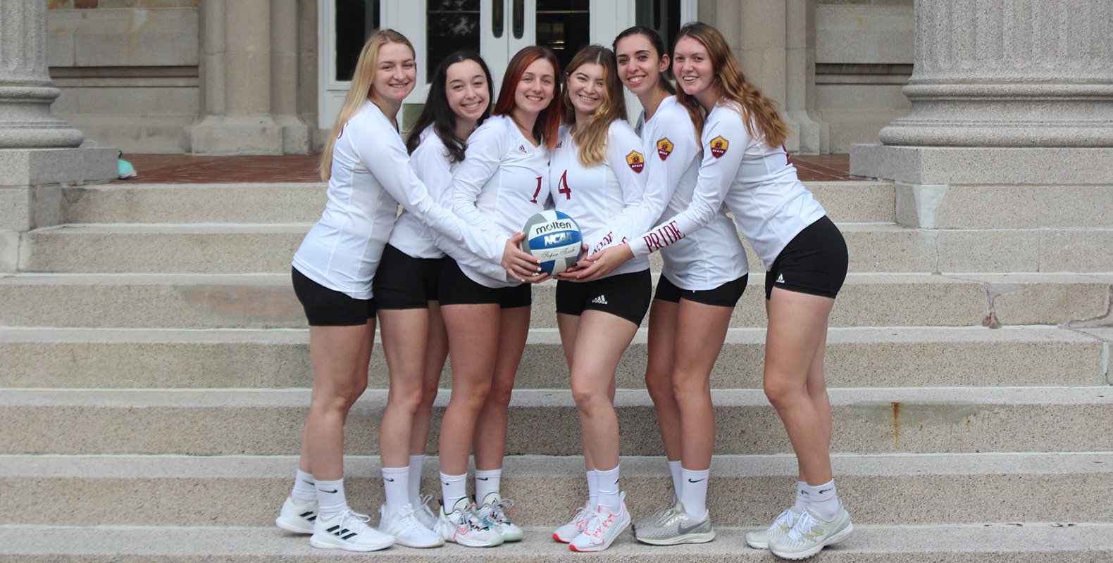 Women’s Volleyball Earns 20th Victory of Season on Senior Day