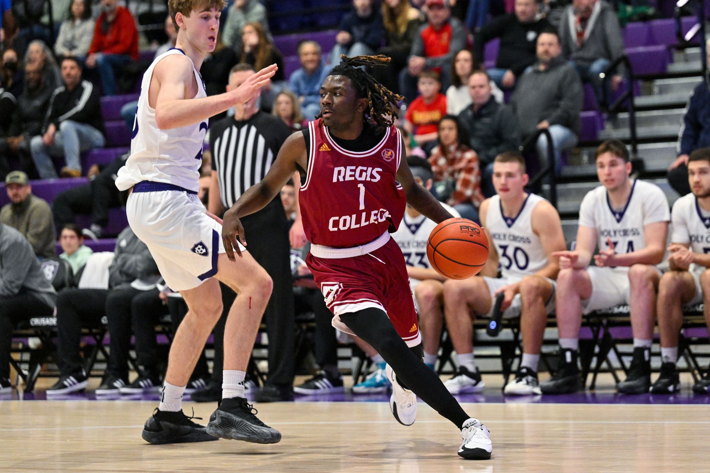 Pride Men's Hoop Drops to Amherst