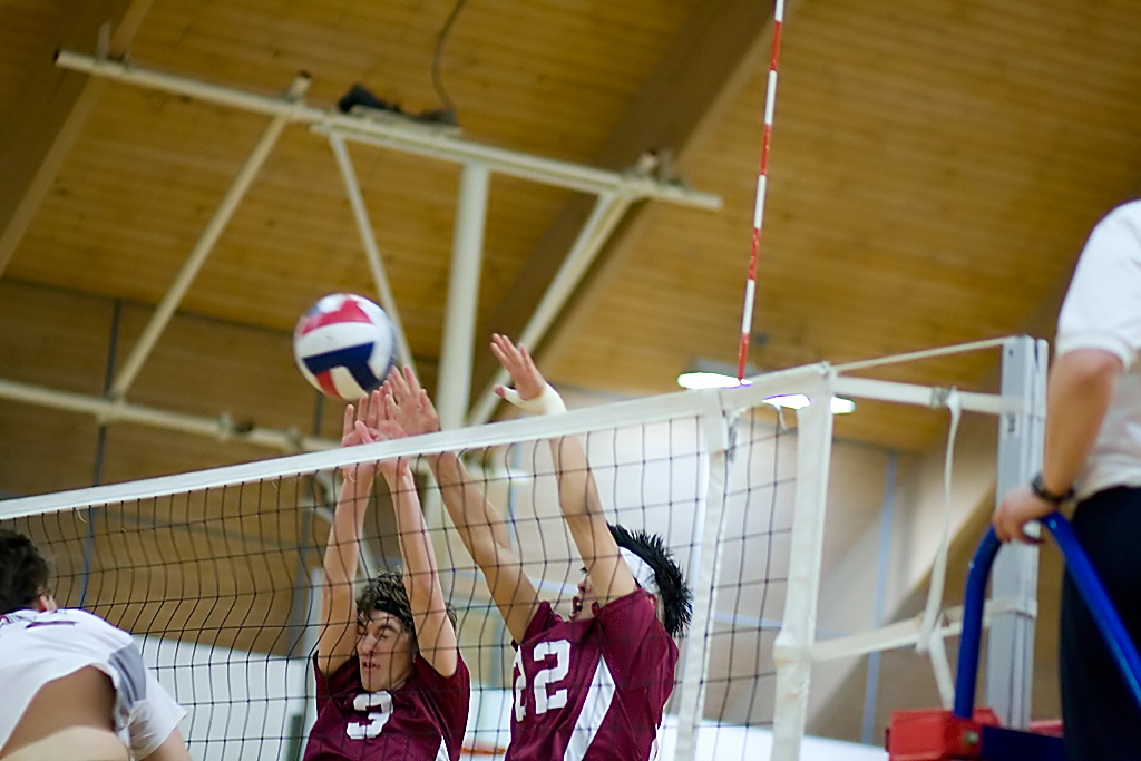 REGIS COLLEGE FALL TO ENDICOTT IN MEN'S VOLLEYBALL
