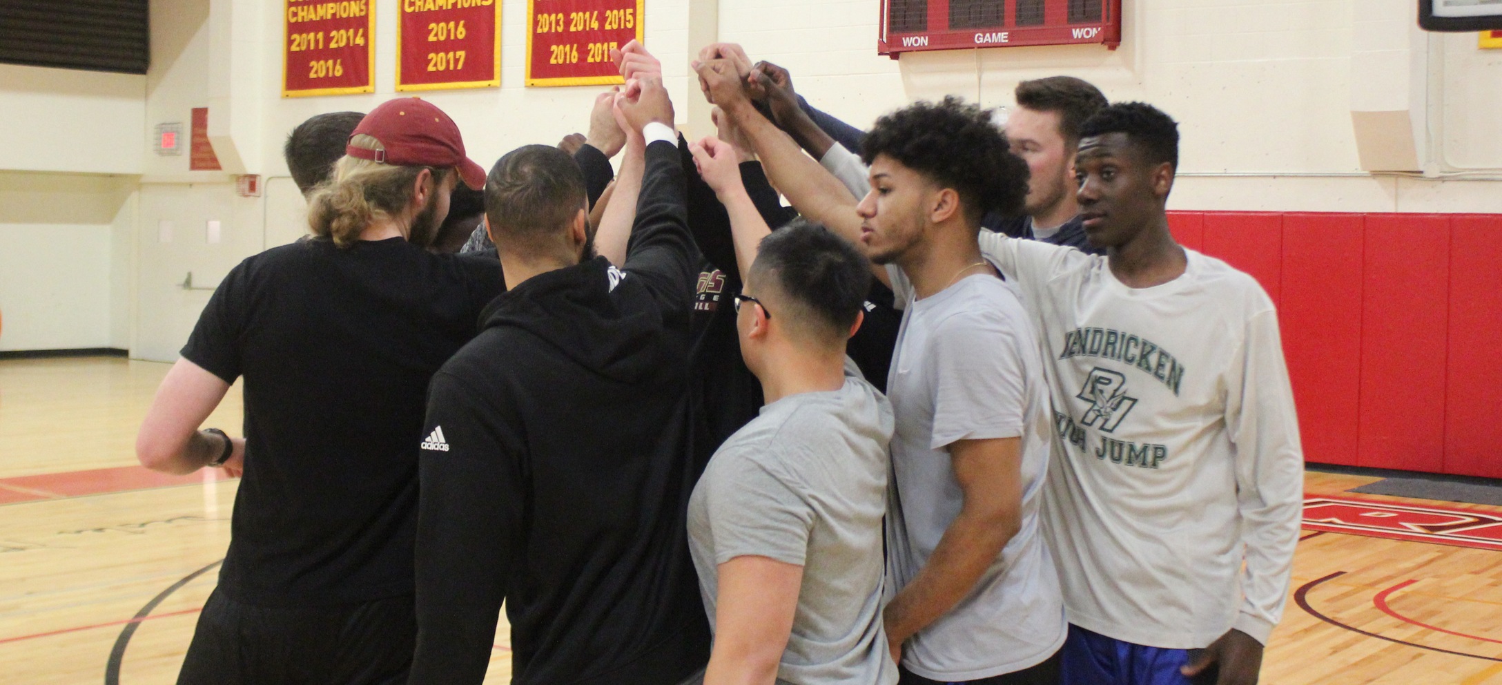 Men's Volleyball Holds First Practice of 2018 Season