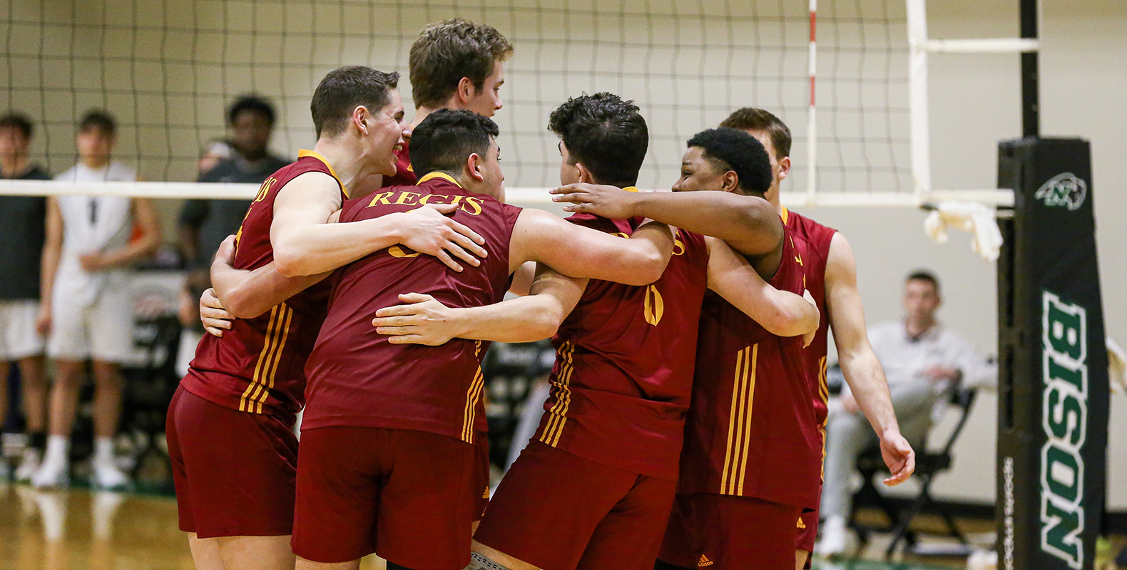 Men’s Volleyball Loses at Top-Ranked Springfield