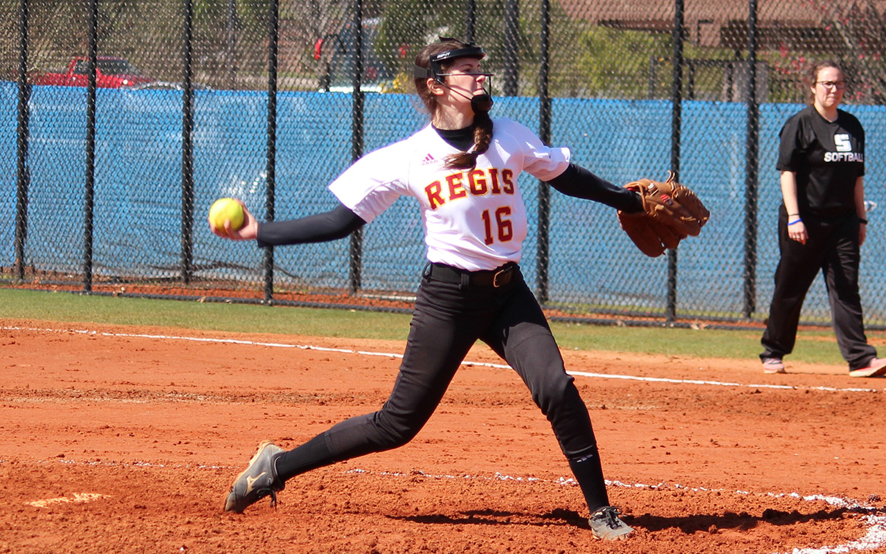 Softball Drops Two on Final Day in Florida