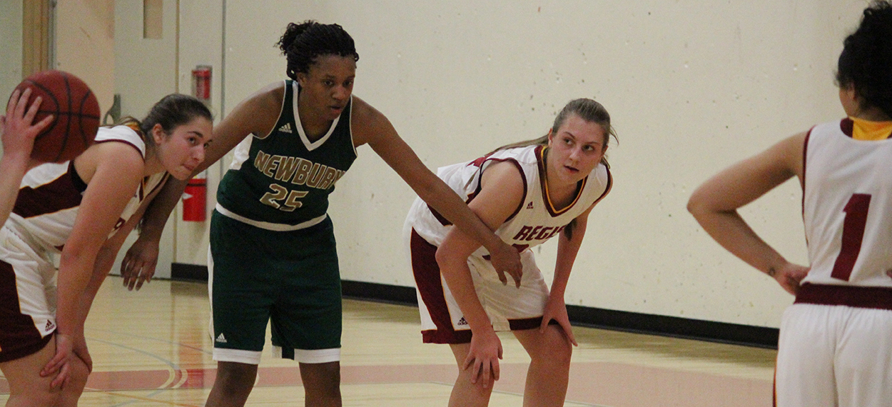 Women's Basketball Clinches Top Seed in Win over Elms