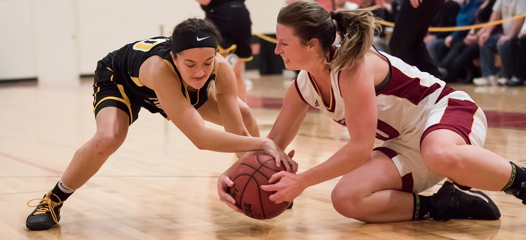 Women's Basketball Edged In Overtime At Southern Maine