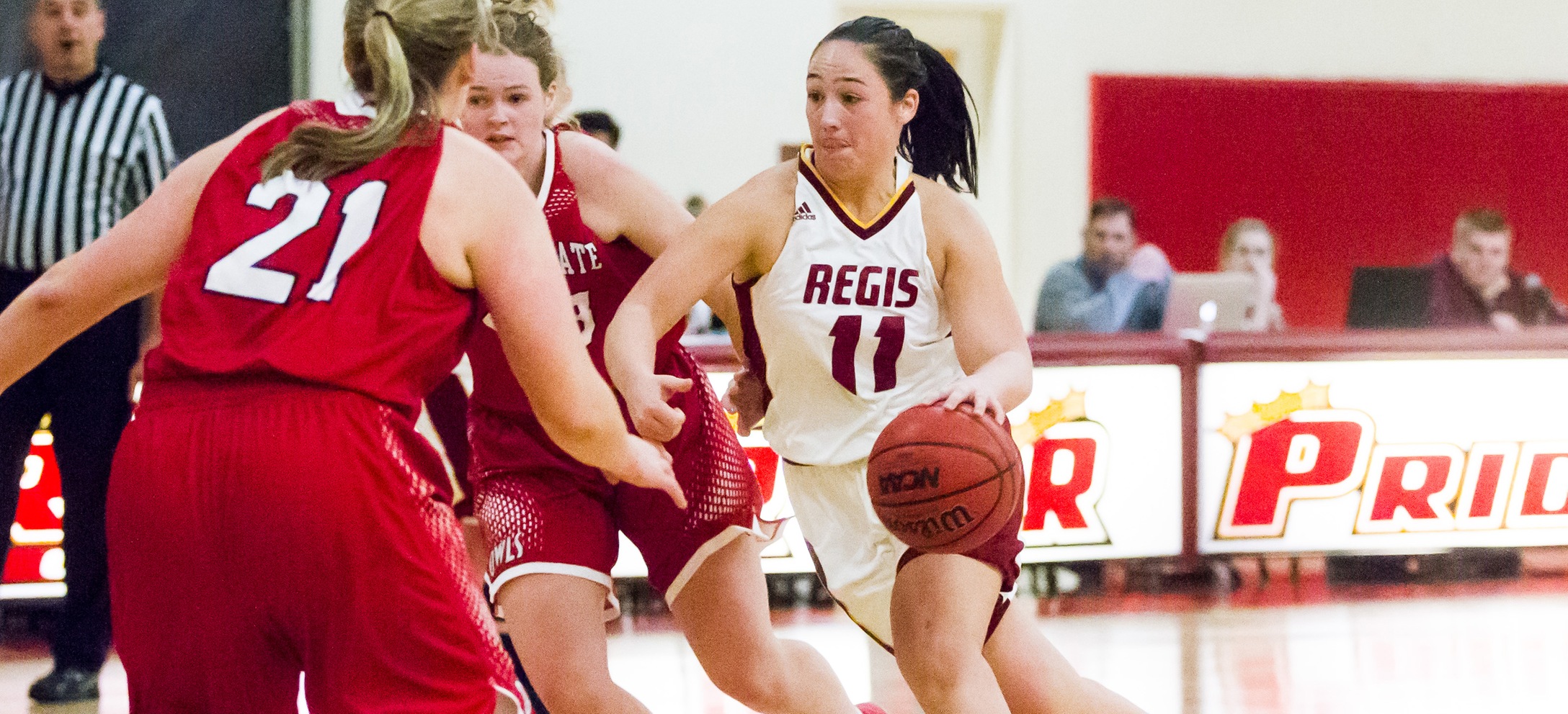Women's Basketball Takes Down Simmons, Remains Perfect In GNAC