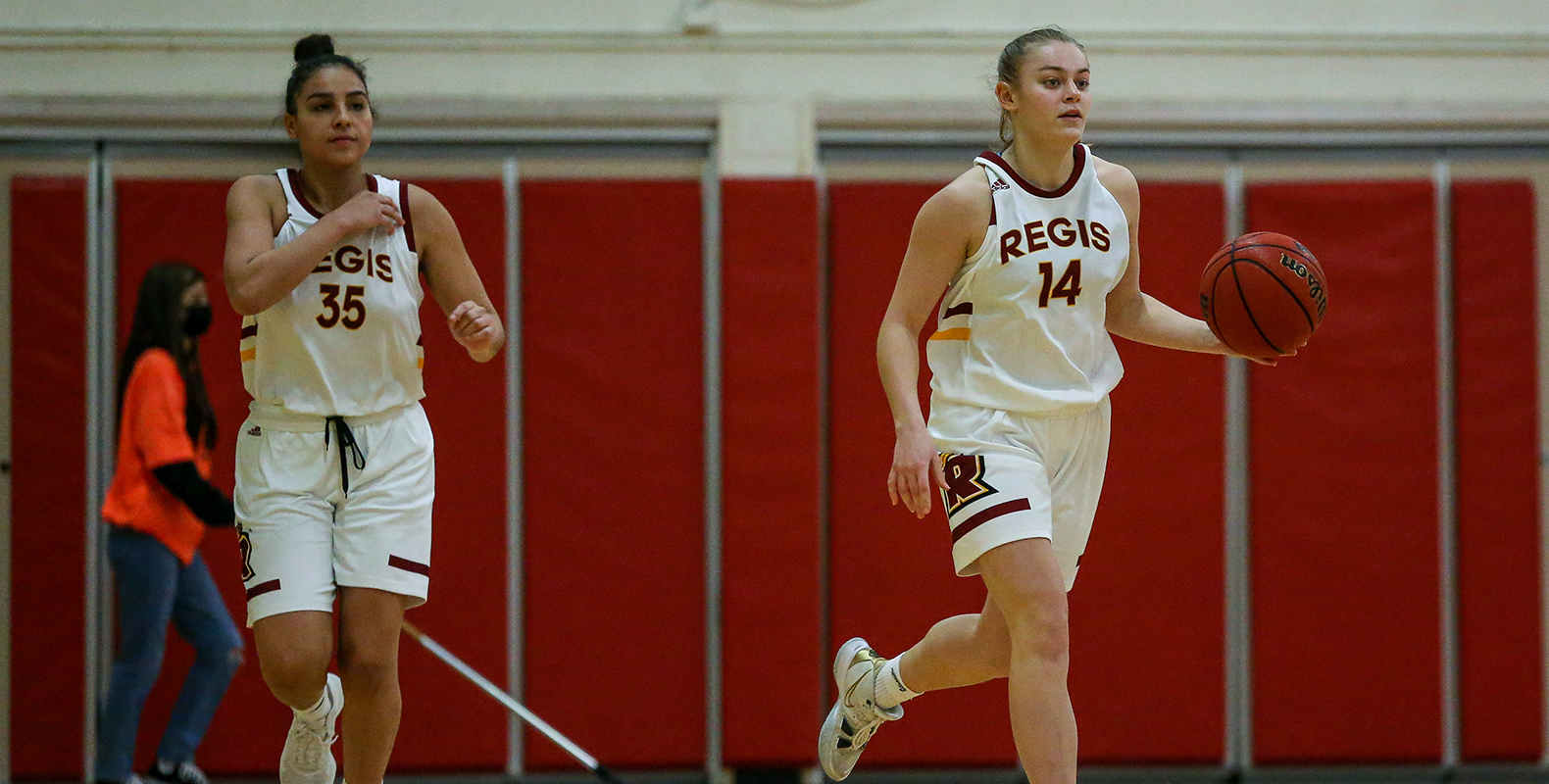 Women’s Hoop Moves Into GNAC Semifinal Round