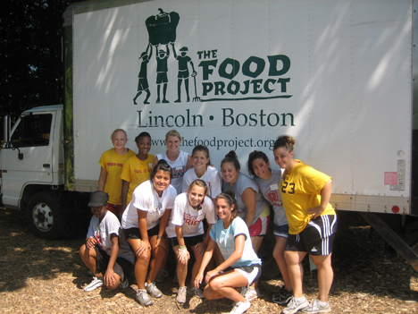 WOMEN'S SOCCER GIVES BACK TO THE COMMUNITY