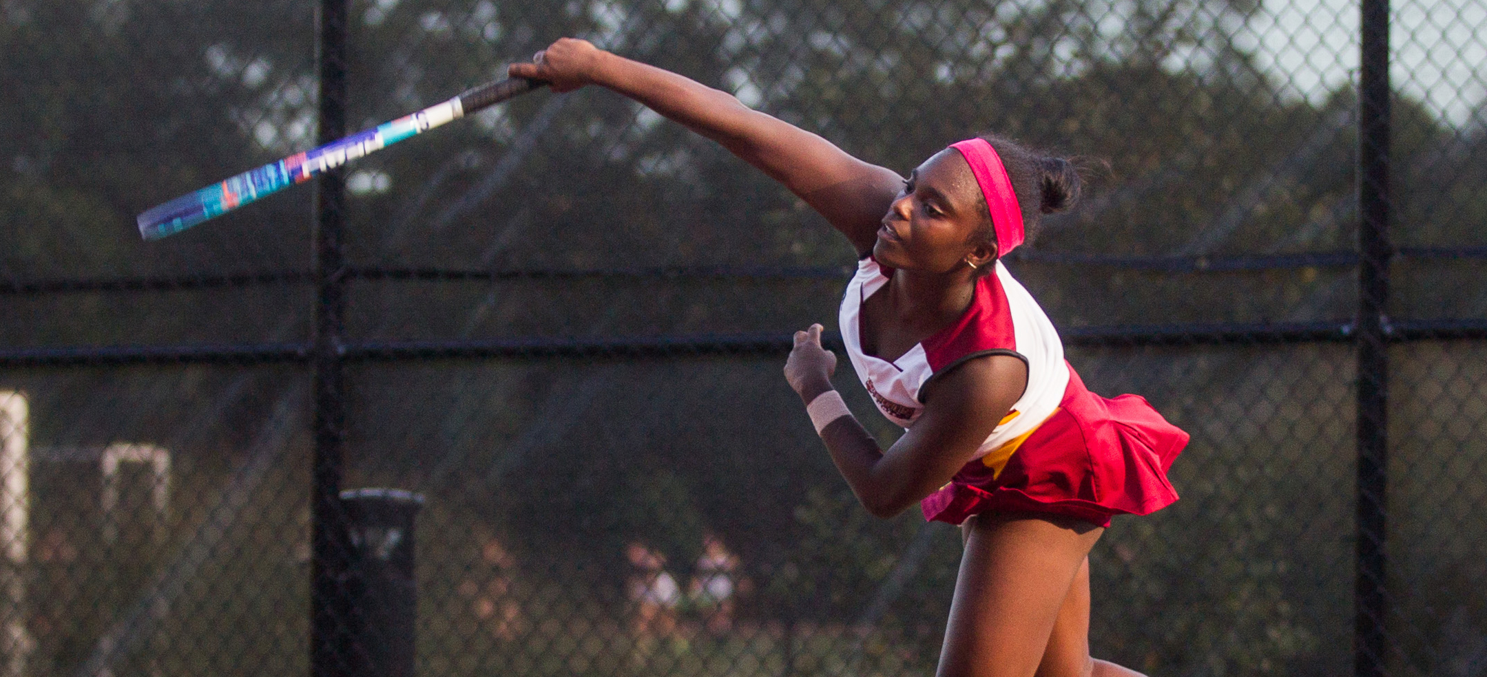 Smith Comes from Behind to Beat Women's Tennis 5-4