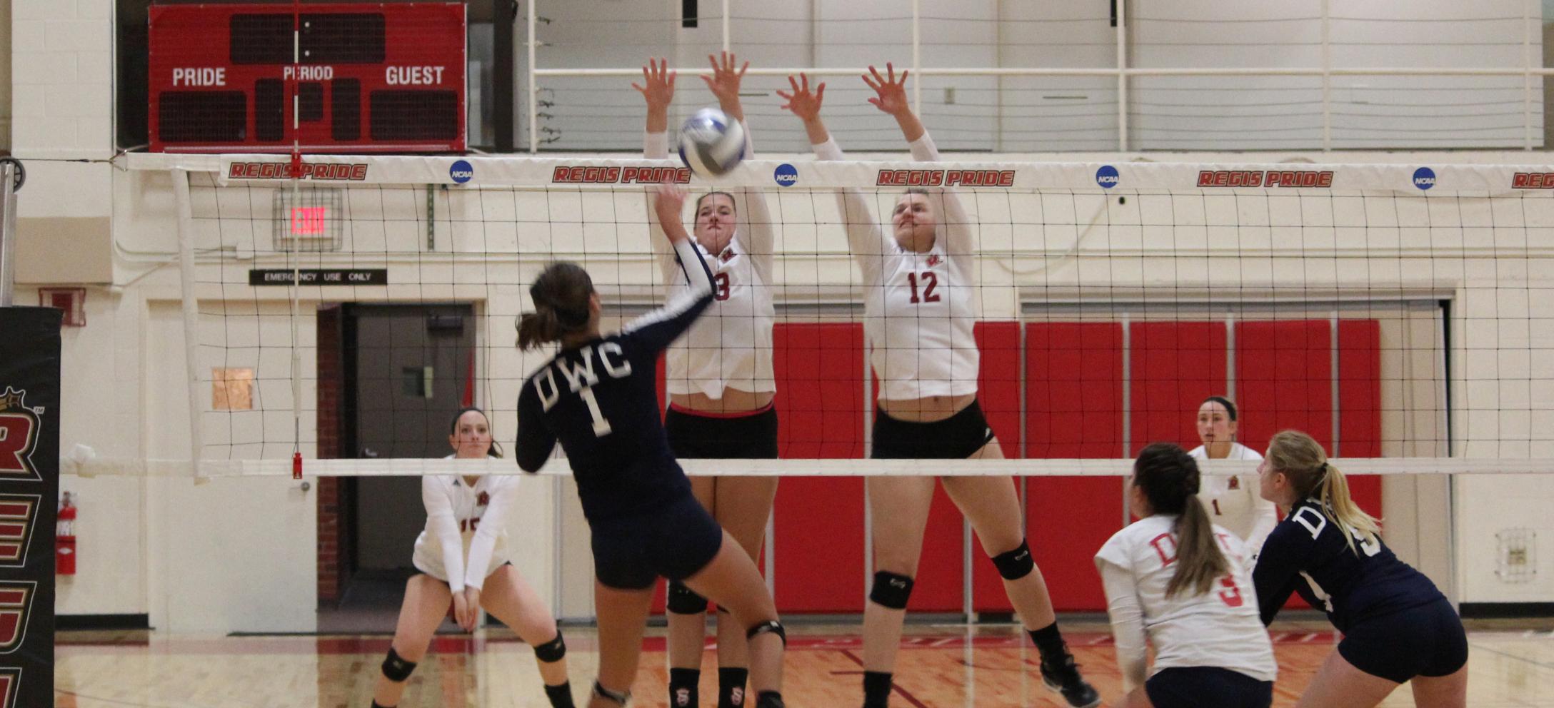 Women's Volleyball Sweeps Lynx, Ready For NECC Tourney
