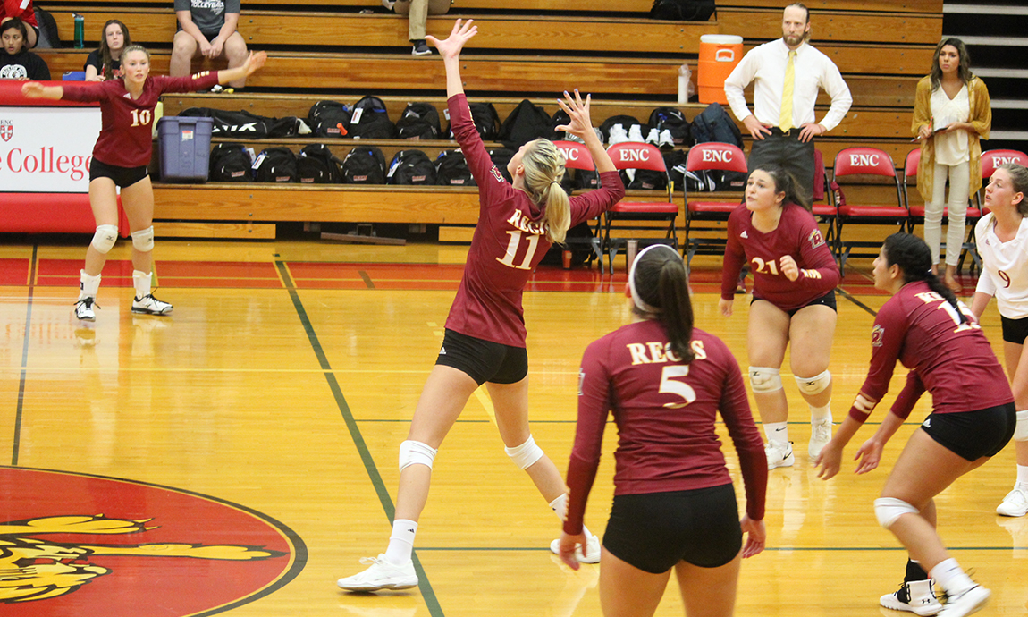 Women’s Volleyball Falls in Conference Road Contests
