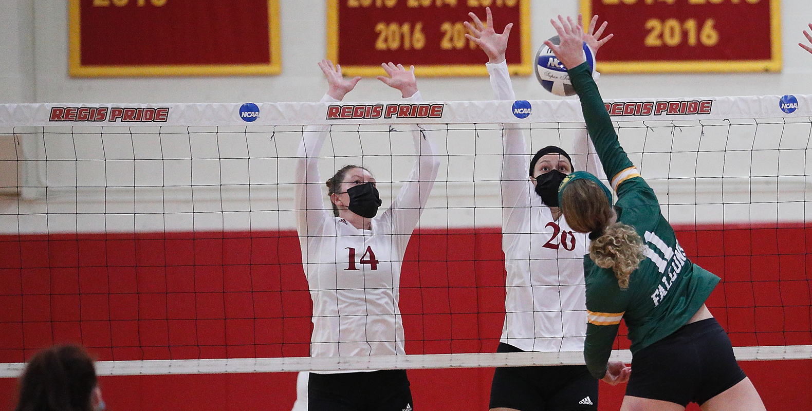 Women’s Volleyball Advances to GNAC Semifinals