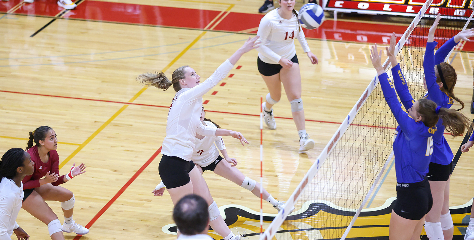 Pride Volleyball Sweeps Blue Jays in GNAC Contest