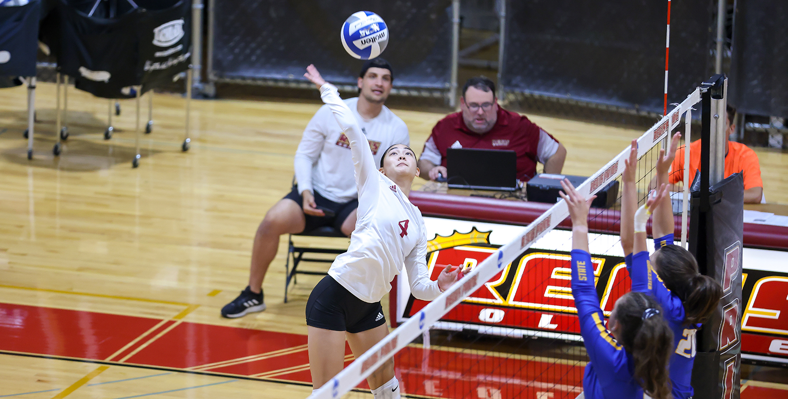 Pride Women’s Volleyball Sweeps Curry in Home Contest