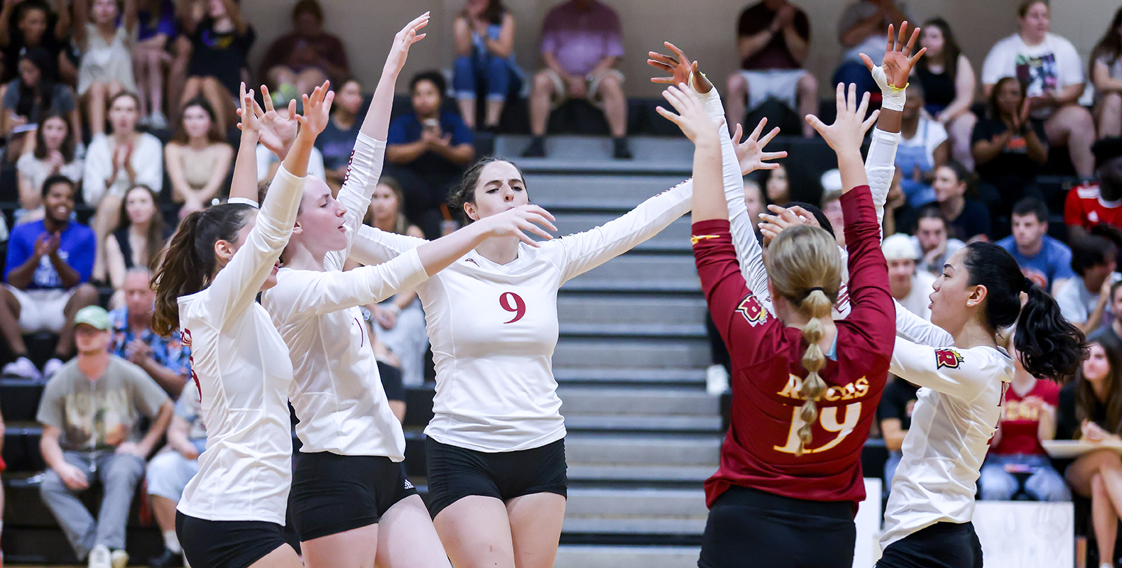 Women’s Volleyball Defeats Worcester State