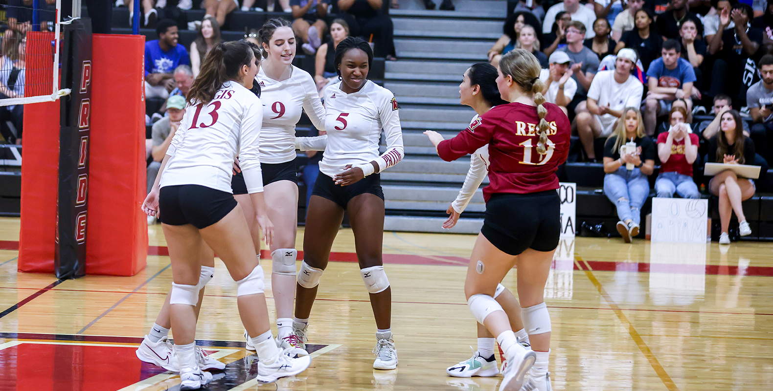 Women's Volleyball Advances to GNAC Semifinals