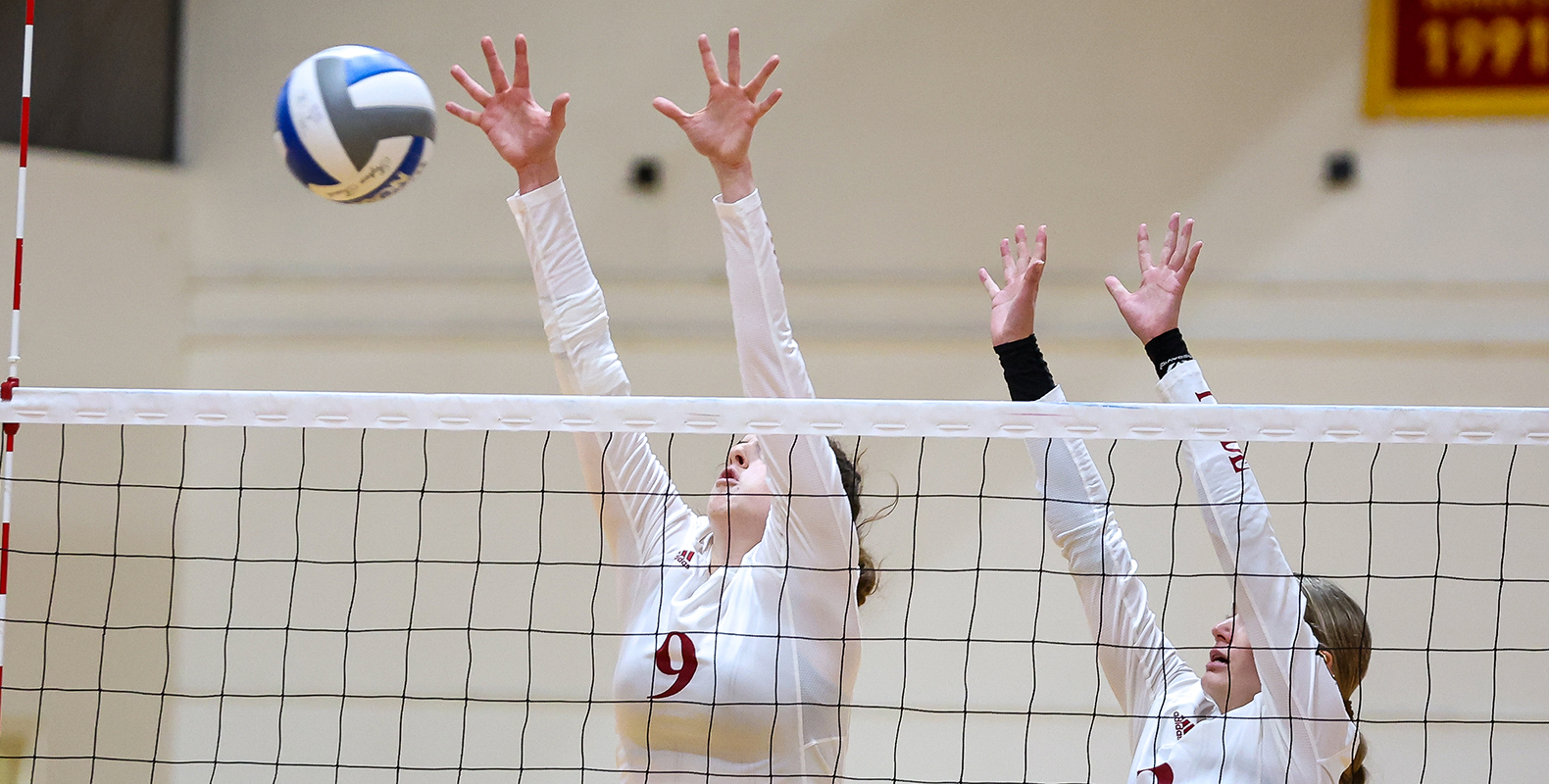 Women’s Volleyball Prevails in Sweep over Wellesley