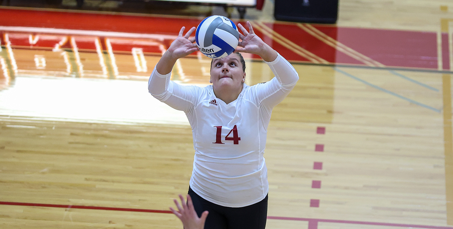 Pride Volleyball Sweeps Saturday Tri-Match at USJ